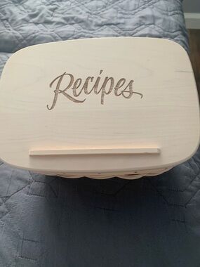 Longaberger Cream Wooden Recipe Box with 'Recipes' Script